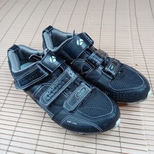 Bontrager women's bike racing shoe. Sz 7.5 . Shimamo SM-SH51 clete. 319pm